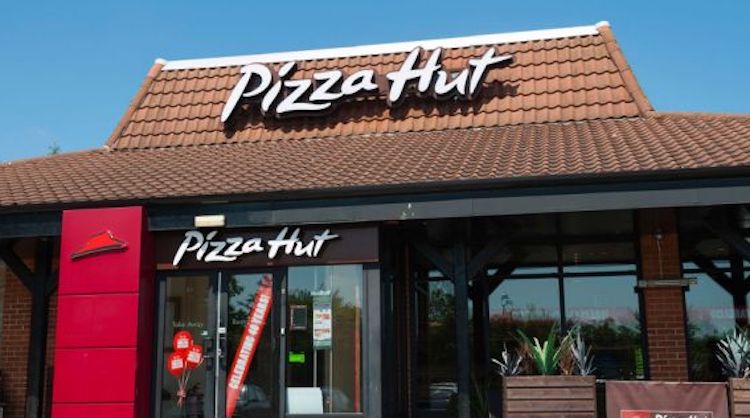 Pizza Hut to Close 300 Locations