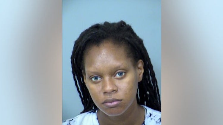 Arizona Nurse Assistant Arrested for Stealing Patient’s ID, Buys Car