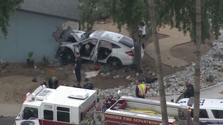 Several Teenagers Injured After Car Crashes into Phoenix Home